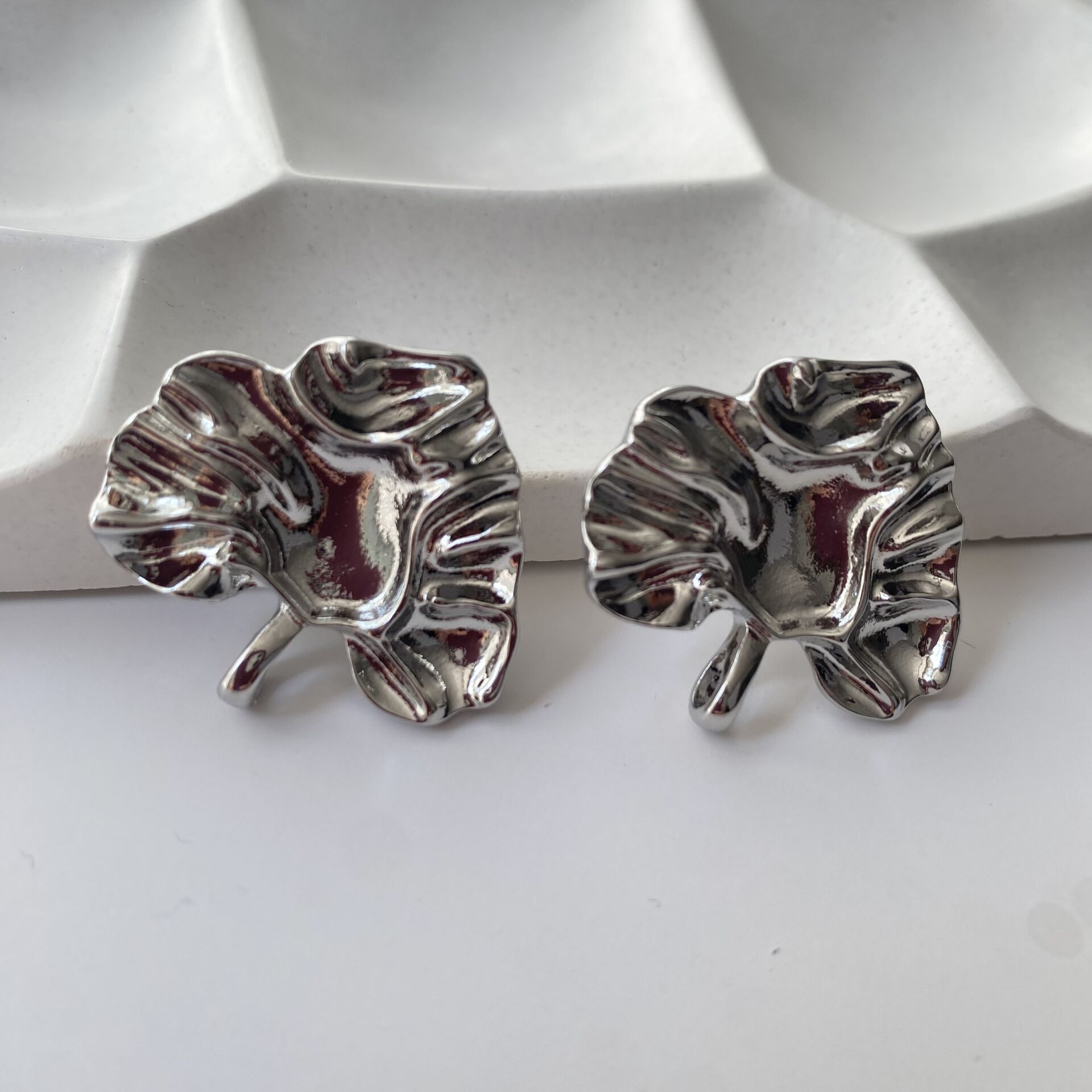 Çelik Yaprak Silver Küpe